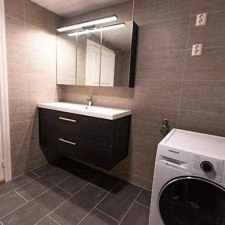 Kozy Near Center With Free Parking And Wifi Apartamento Bergen