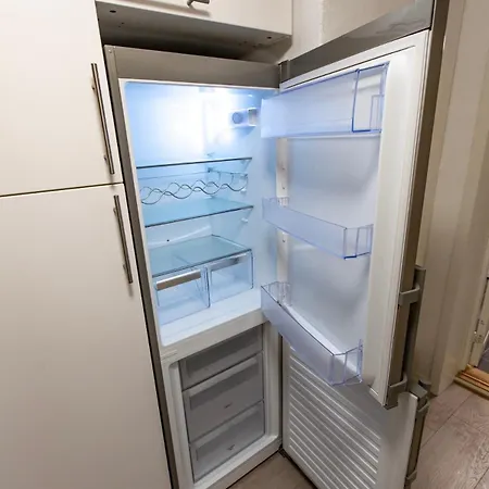 Apartamento Kozy Near Center With Free Parking And Wifi *