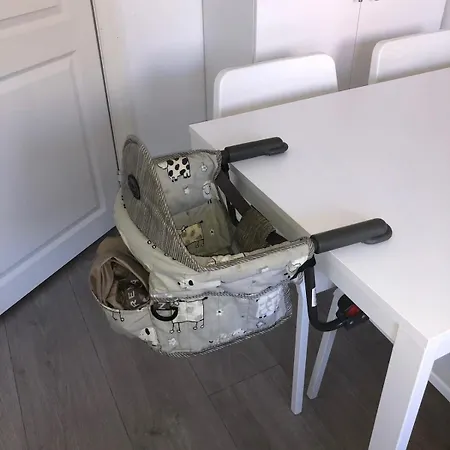 Kozy Near Center With Free Parking And Wifi *