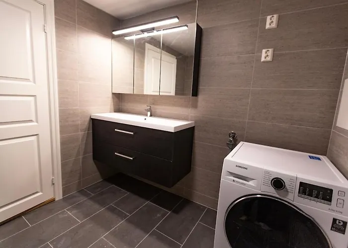 Kozy Near Center With Free Parking And Wifi Apartamento Bergen