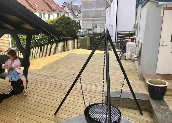 Apartamento Kozy Near Center With Free Parking And Wifi *