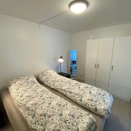 Kozy Near Center With Free Parking And Wifi Apartment